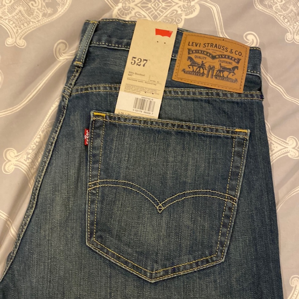Levi Bootcut Slim Fit Jeans